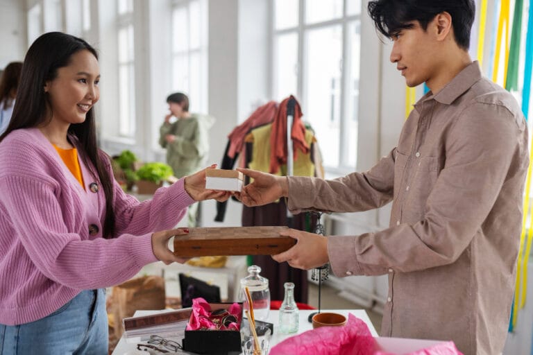 small-and-medium-to-connect-with-customer-online